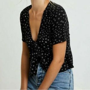 LA Hearts Ditsy Floral Crop Knot